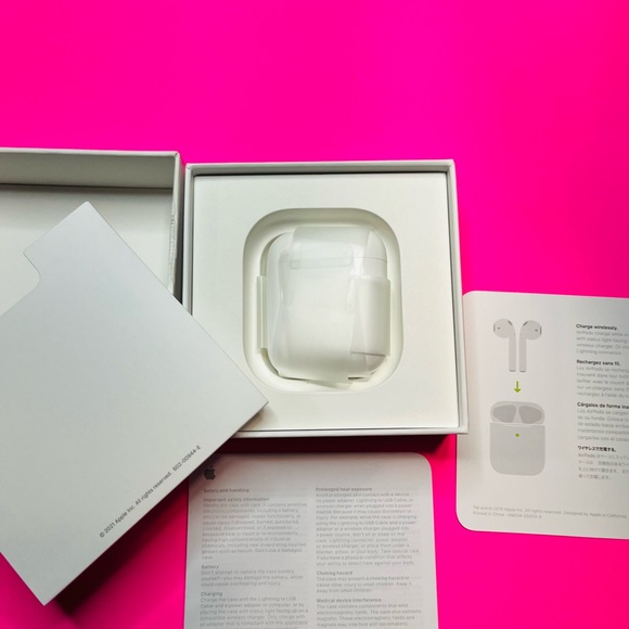 Apple Wireless Charging Case For AirPods - Picture 4 of 4